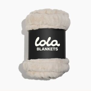 NEW Medium Lola Blanket — Ivory